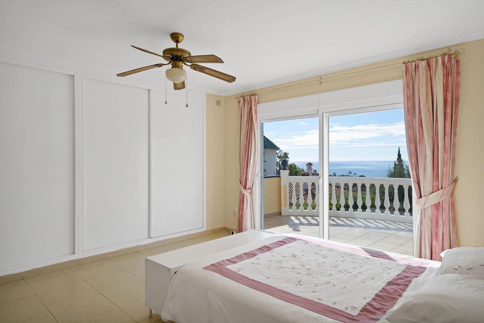 4 soverom Villa til salgs i Benalmadena Costa med svømmebasseng garasje - € 1 275 000 (Ref: 10182737)