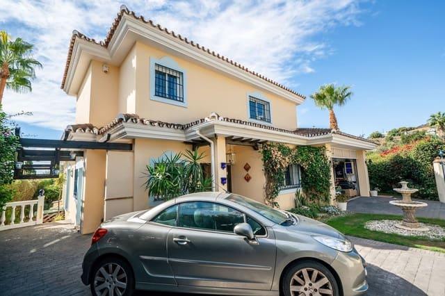 4 soverom Villa til salgs i Benalmadena Costa, Benalmádena med svømmebasseng garasje - € 1 275 000 (Ref: 10182737)