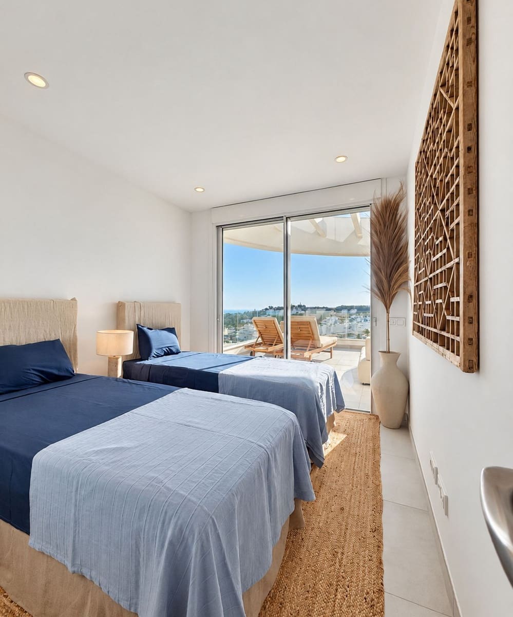 3 sypialnia Penthouse na sprzedaż w La Cala de Mijas z basenem garażem - 1 675 000 € (Ref: 10184360)