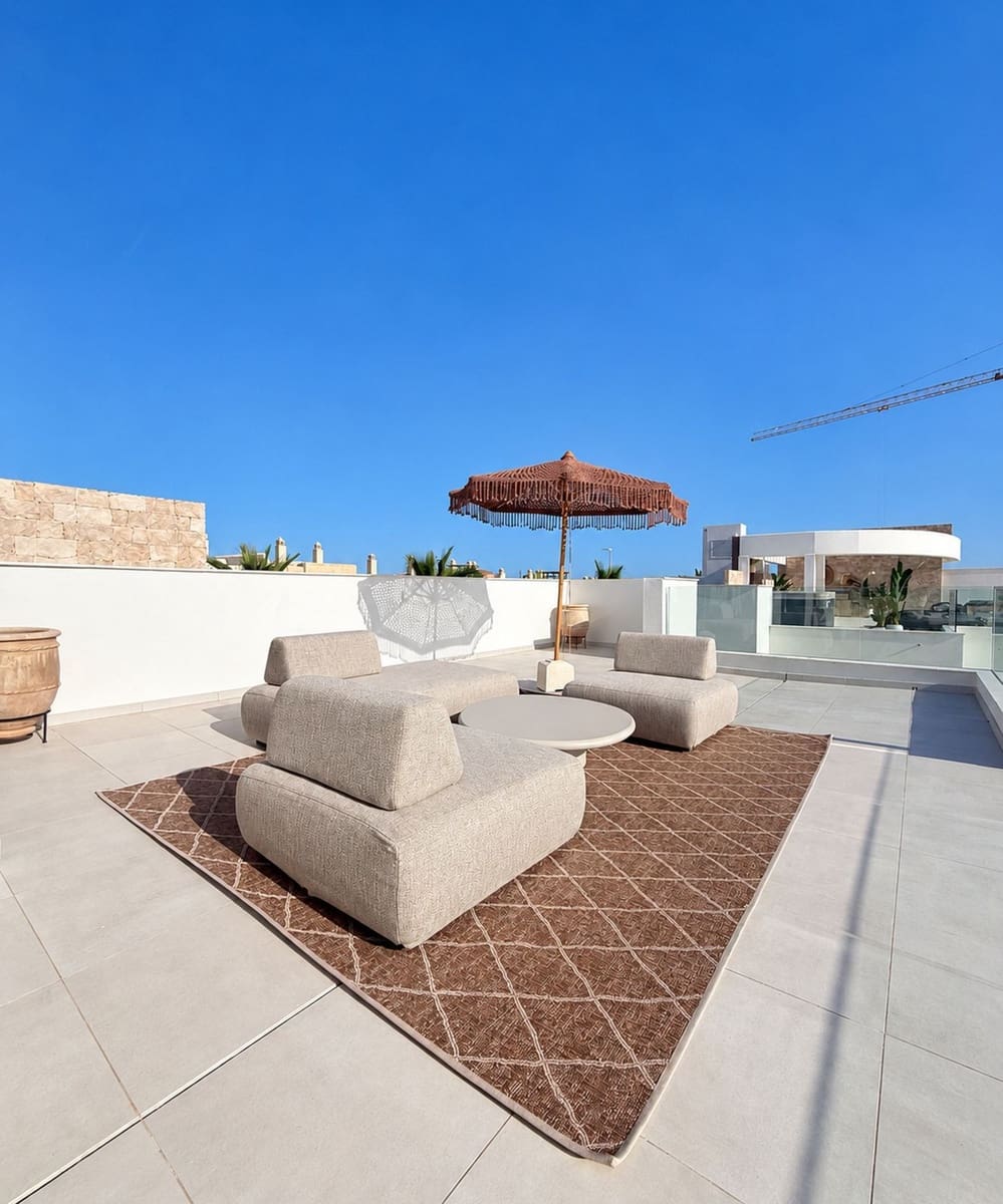 3 sypialnia Penthouse na sprzedaż w La Cala de Mijas z basenem garażem - 1 675 000 € (Ref: 10184360)