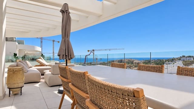 3 sypialnia Penthouse na sprzedaż w La Cala de Mijas, Mijas z basenem garażem - 1 675 000 € (Ref: 10184360)