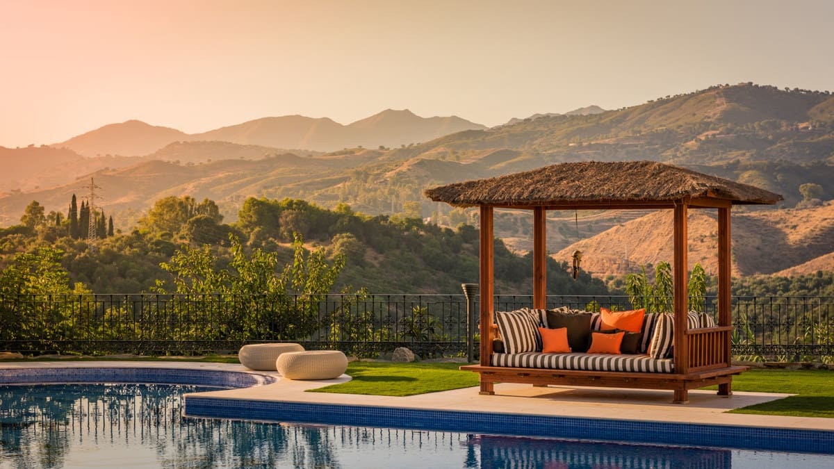 8 sovrum Villa till salu i Marbella med pool garage - 9 500 000 € (Ref: 6538496)