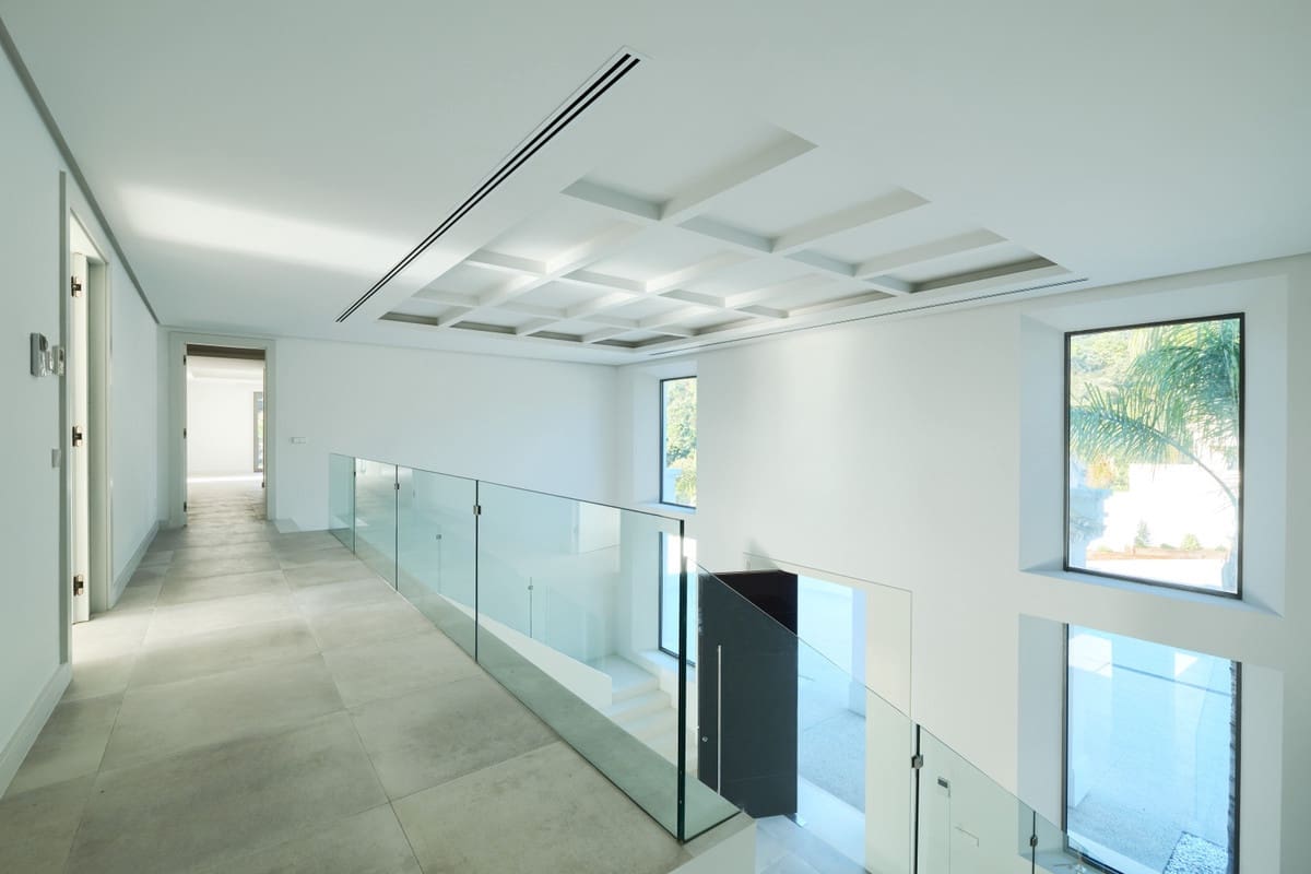 5 soverom Villa til salgs i El Madronal med svømmebasseng garasje - € 7 850 000 (Ref: 7456132)