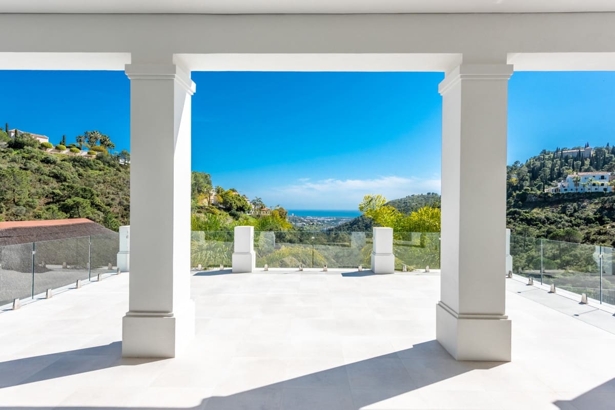 5 soverom Villa til salgs i El Madronal med svømmebasseng garasje - € 7 850 000 (Ref: 7456132)