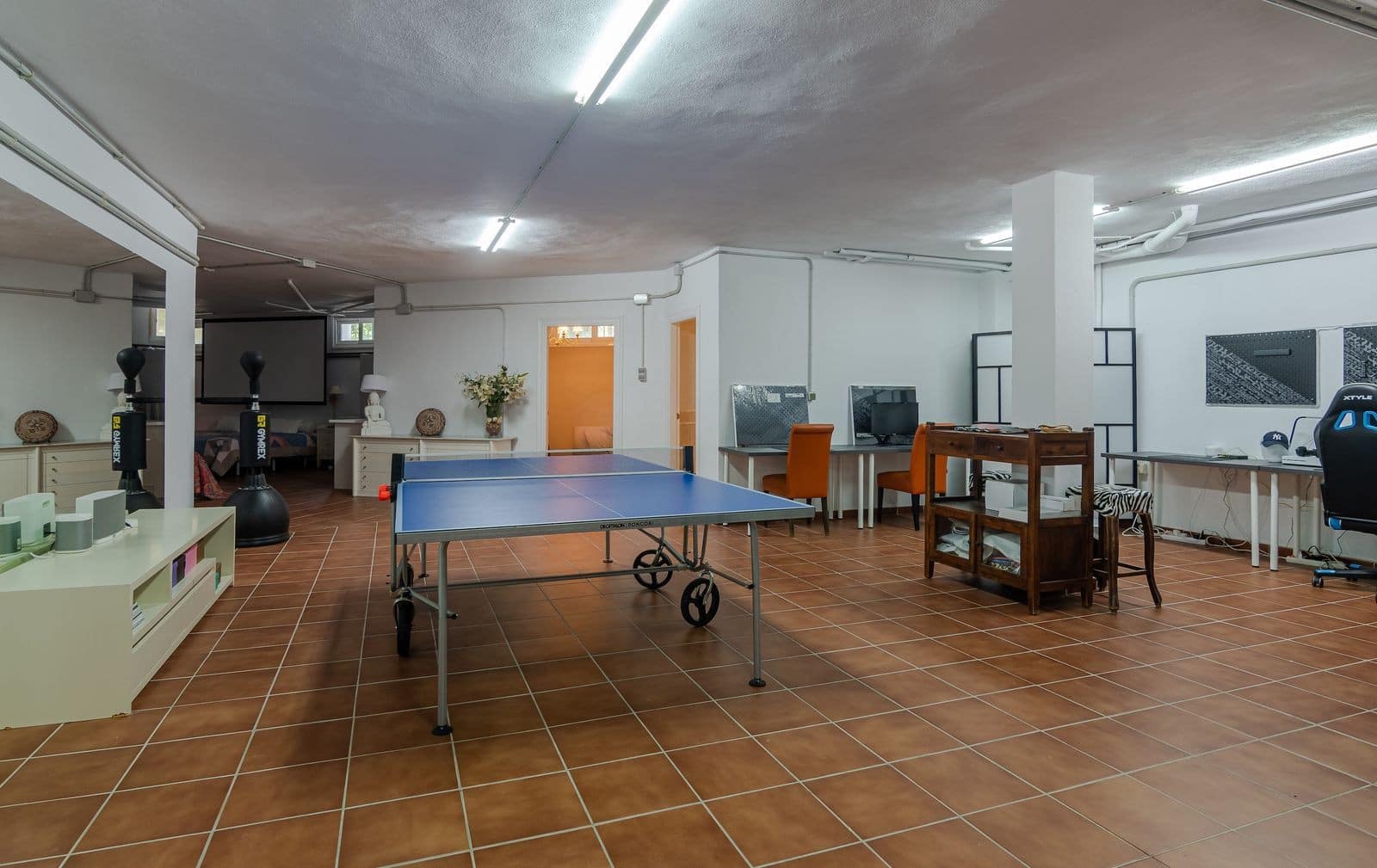 6 soveværelse Villa til salg i El Paraiso med swimmingpool garage - € 2.690.000 (Ref: 7456145)