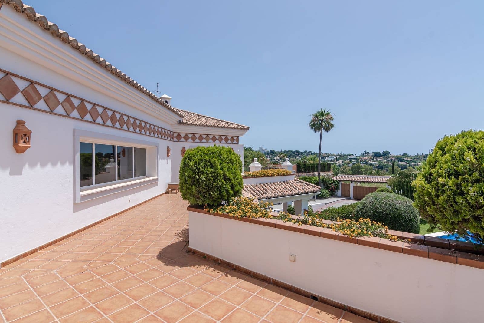 6 soveværelse Villa til salg i El Paraiso med swimmingpool garage - € 2.690.000 (Ref: 7456145)