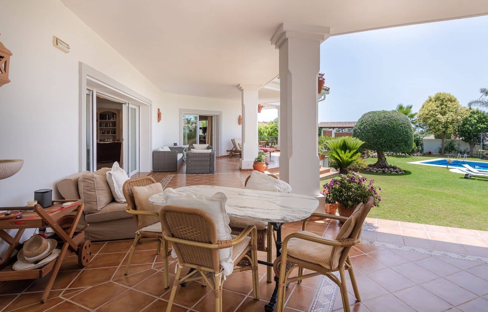 6 soveværelse Villa til salg i El Paraiso med swimmingpool garage - € 2.690.000 (Ref: 7456145)