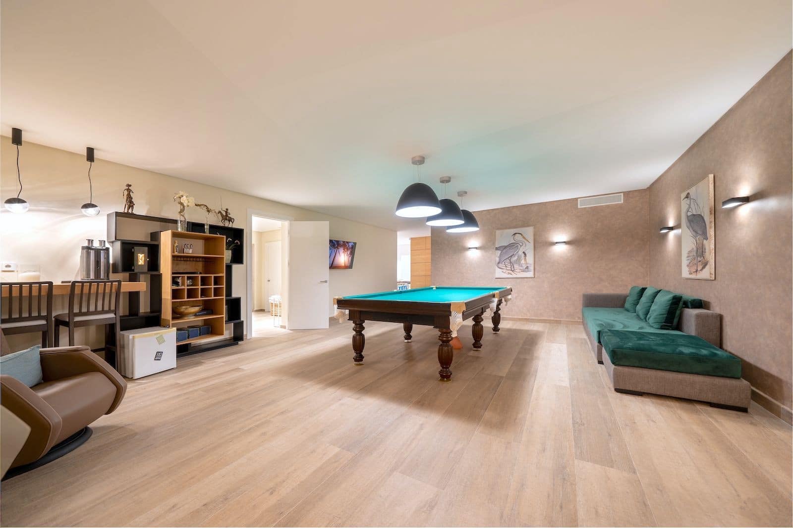 6 bedroom Villa for sale in Benahavis with pool garage - € 5,000,000 (Ref: 7456160)