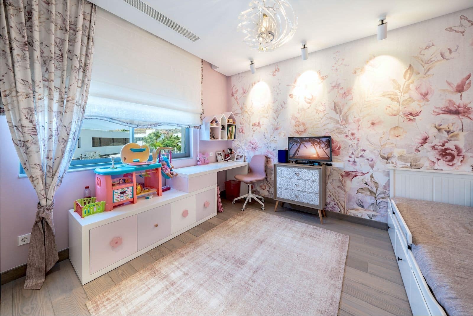 6 bedroom Villa for sale in Benahavis with pool garage - € 5,000,000 (Ref: 7456160)