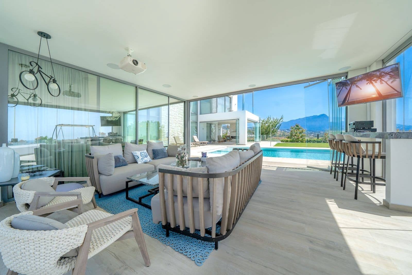 6 bedroom Villa for sale in Benahavis with pool garage - € 5,000,000 (Ref: 7456160)