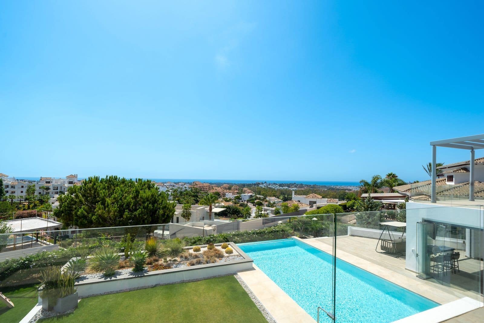 6 bedroom Villa for sale in Benahavis with pool garage - € 5,000,000 (Ref: 7456160)