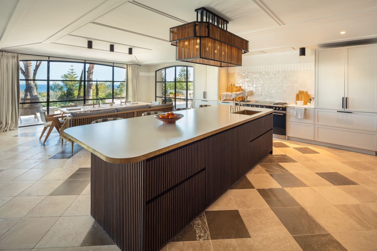Chalet de 16 habitaciones en Marbella en venta con piscina garaje - 35.000.000 € (Ref: 7456185)