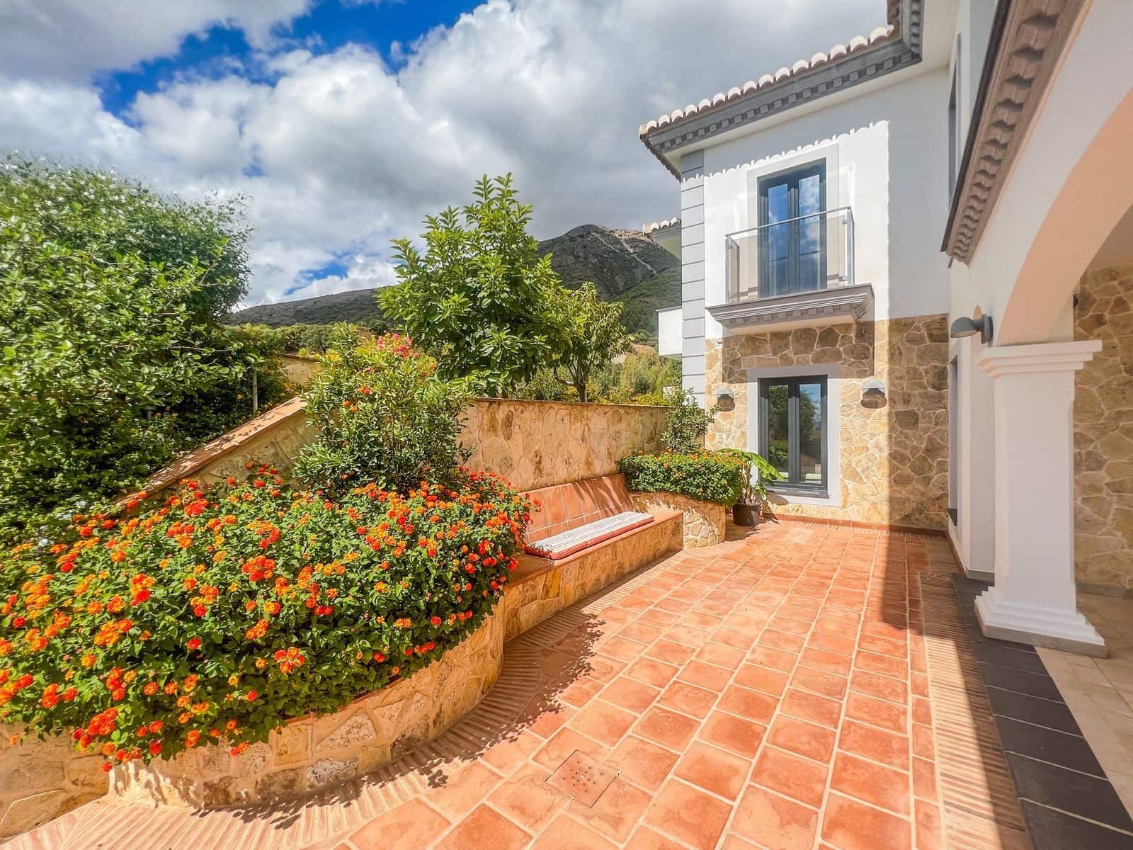 4 bedroom Villa for sale in Mijas with pool garage - € 2,495,000 (Ref: 7456222)