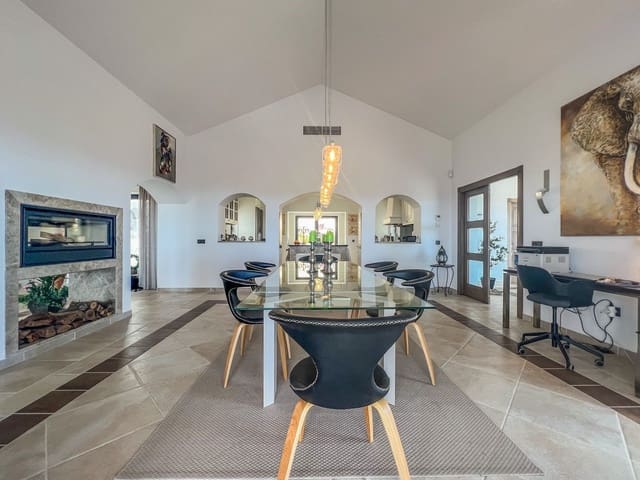 4 bedroom Villa for sale in Mijas with pool garage - € 2,495,000 (Ref: 7456222)