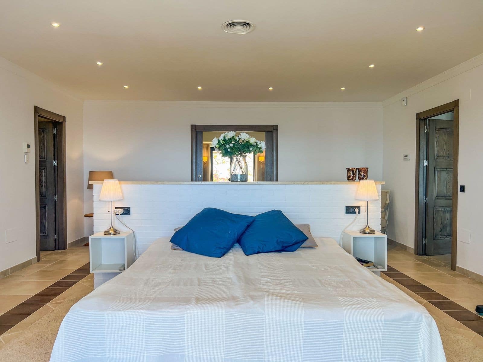 4 bedroom Villa for sale in Mijas with pool garage - € 2,495,000 (Ref: 7456222)