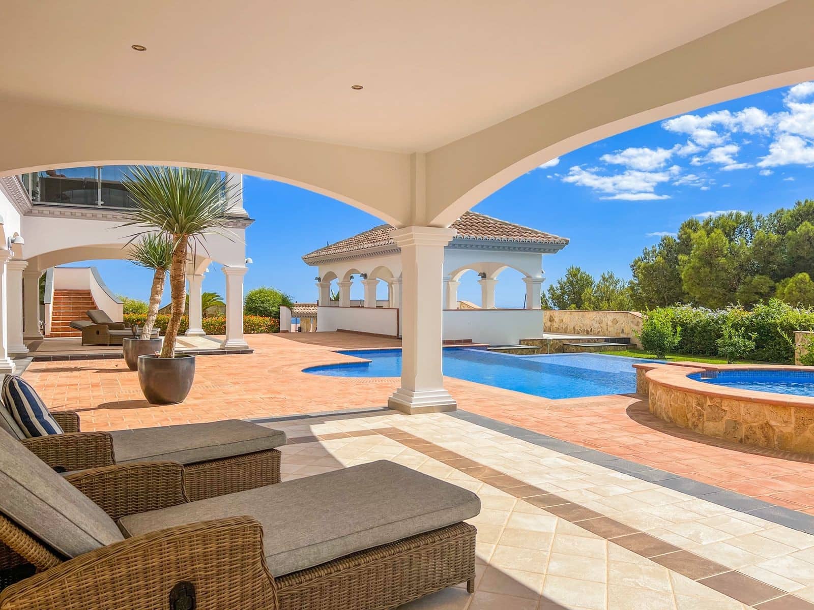 4 bedroom Villa for sale in Mijas with pool garage - € 2,495,000 (Ref: 7456222)