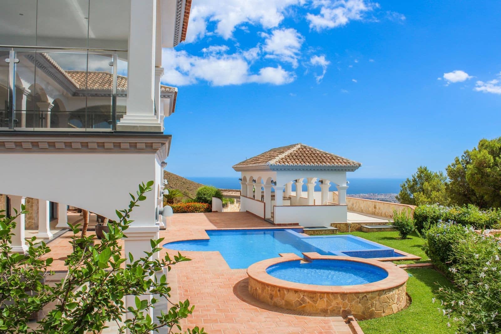 4 bedroom Villa for sale in Mijas with pool garage - € 2,495,000 (Ref: 7456222)