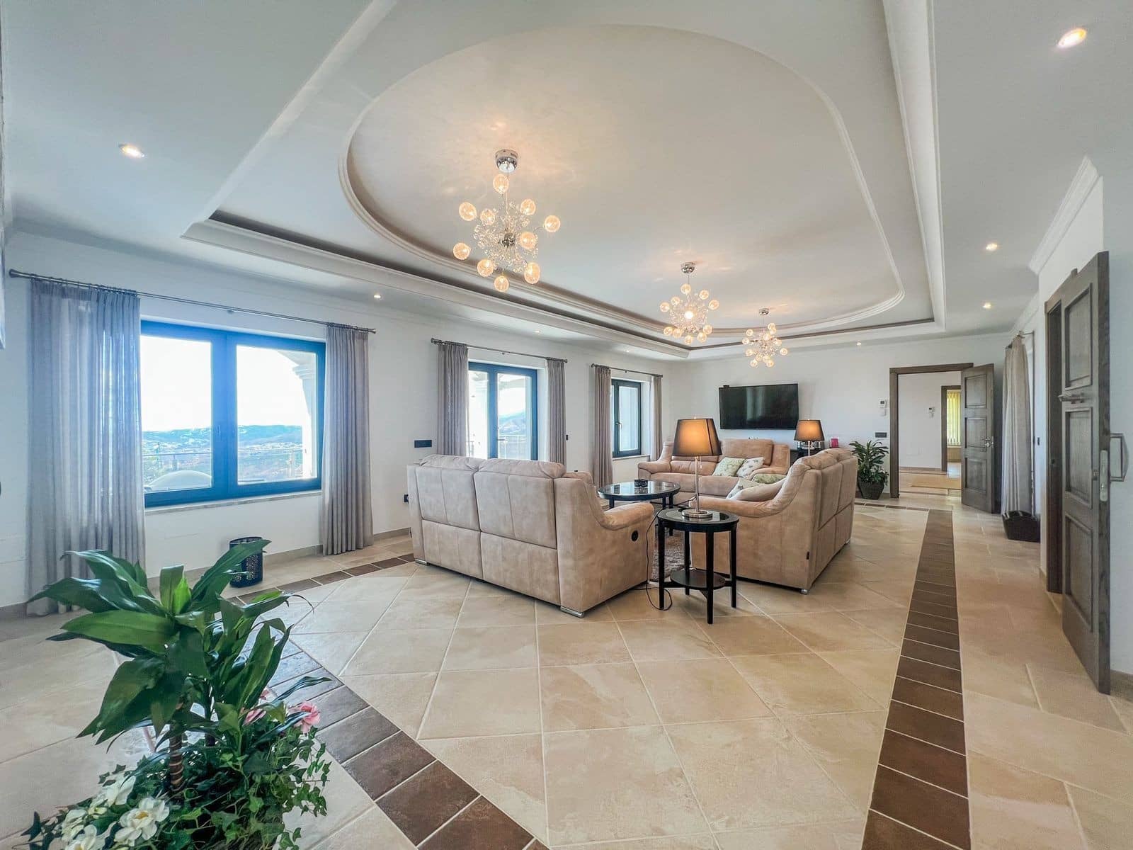 4 bedroom Villa for sale in Mijas with pool garage - € 2,495,000 (Ref: 7456222)