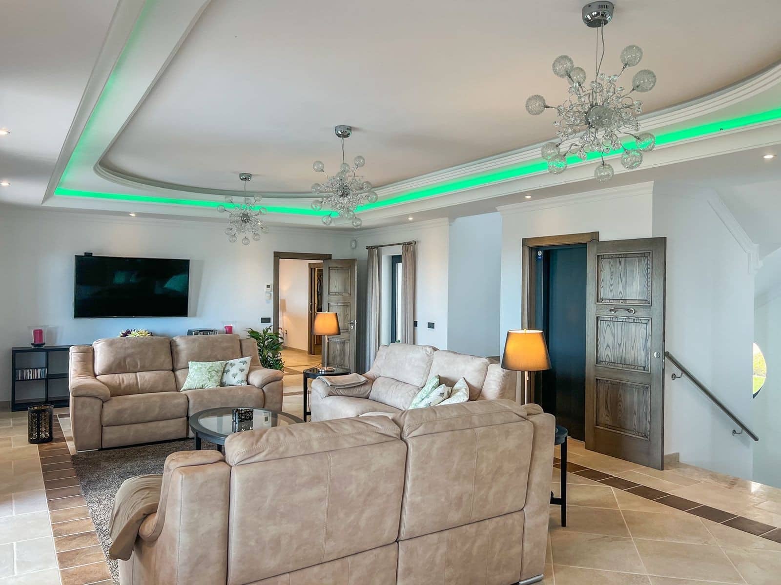 4 bedroom Villa for sale in Mijas with pool garage - € 2,495,000 (Ref: 7456222)