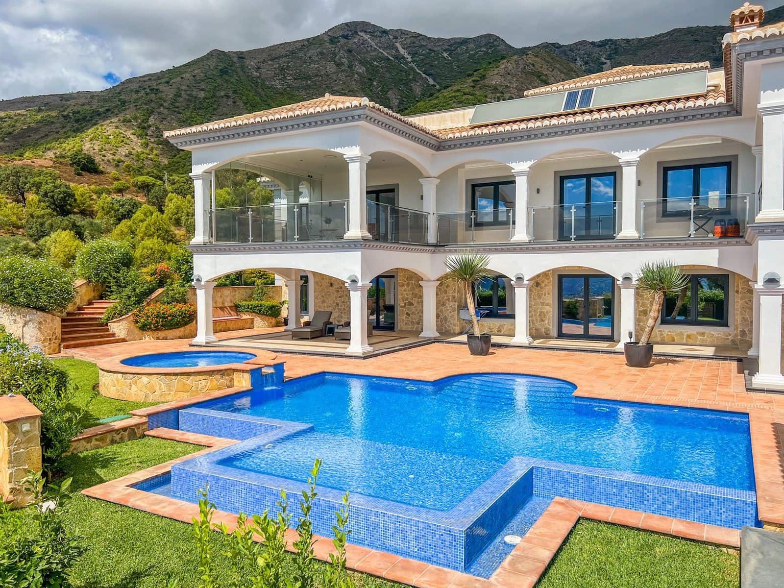 4 bedroom Villa for sale in Mijas with pool garage - € 2,495,000 (Ref: 7456222)