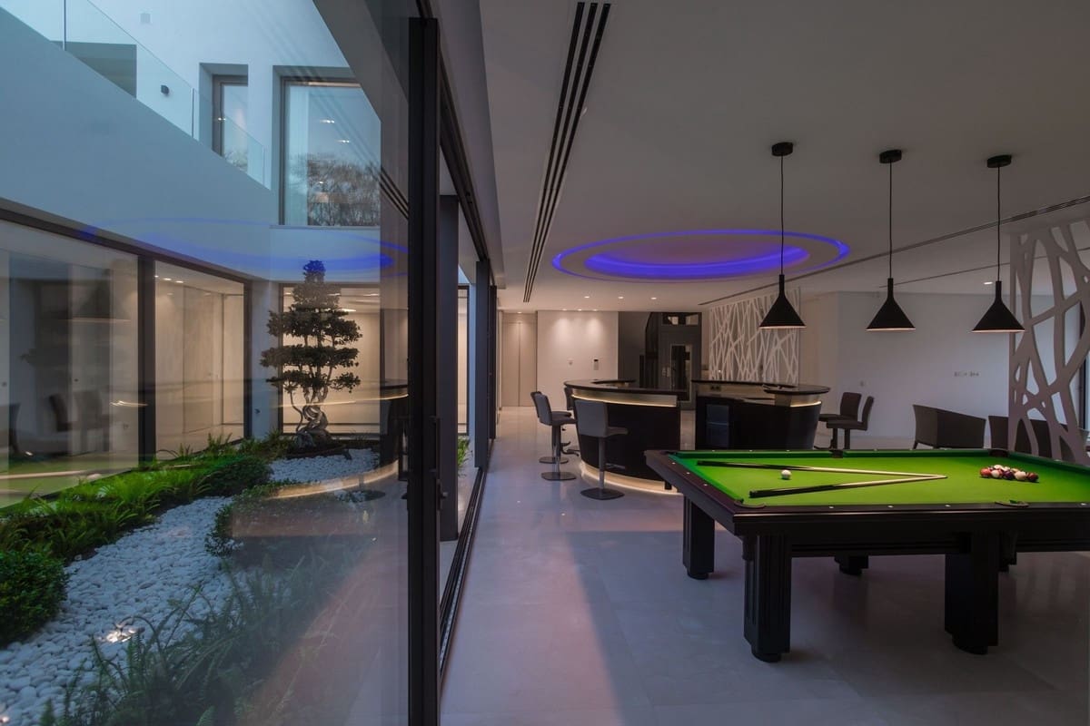 6 bedroom Villa for sale in Marbella with pool garage - € 6,450,000 (Ref: 7456356)