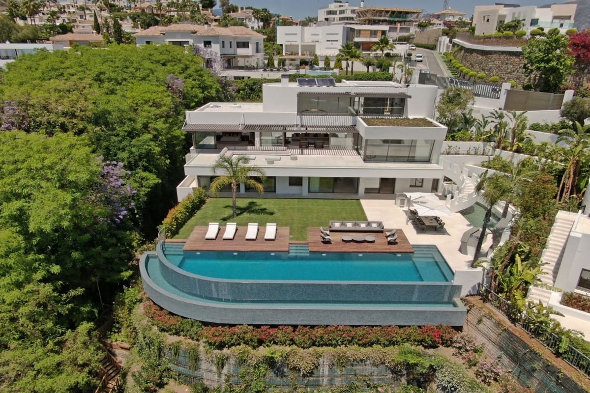 6 bedroom Villa for sale in Marbella with pool garage - € 6,450,000 (Ref: 7456356)