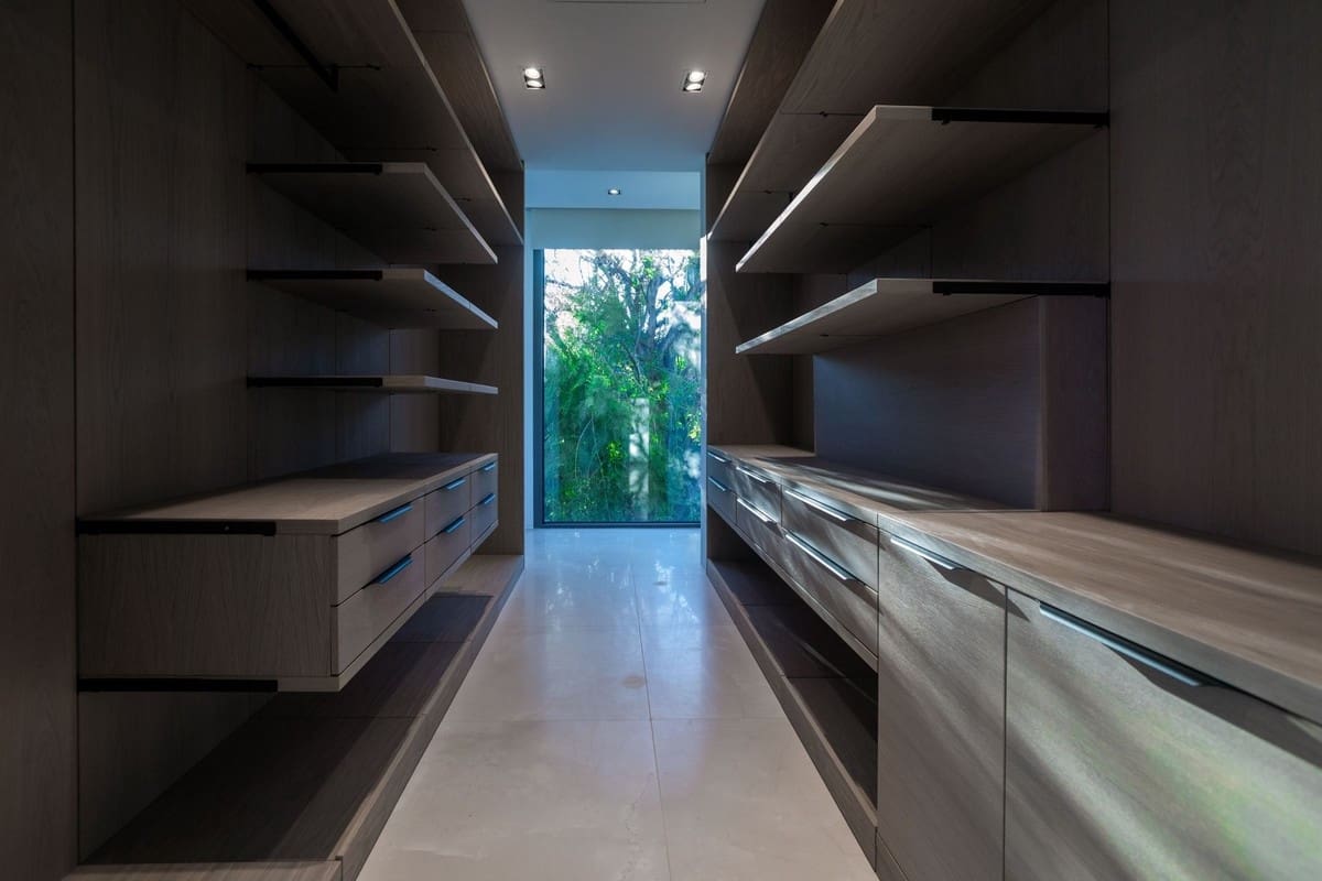 6 bedroom Villa for sale in Marbella with pool garage - € 6,450,000 (Ref: 7456356)