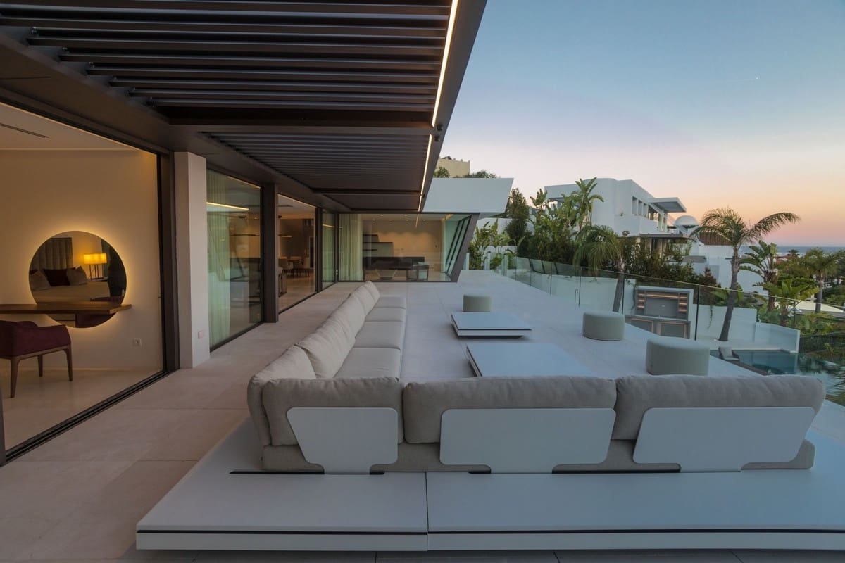 6 bedroom Villa for sale in Marbella with pool garage - € 6,450,000 (Ref: 7456356)