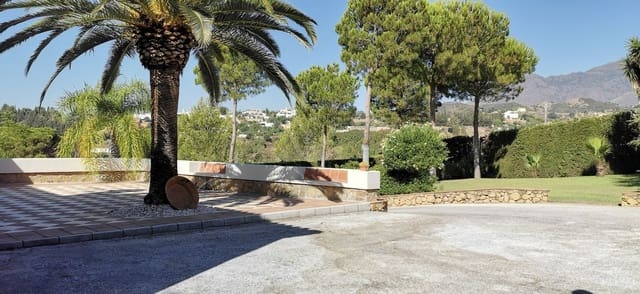 5 sovrum Villa till salu i Estepona med pool garage - 2 100 000 € (Ref: 7514261)