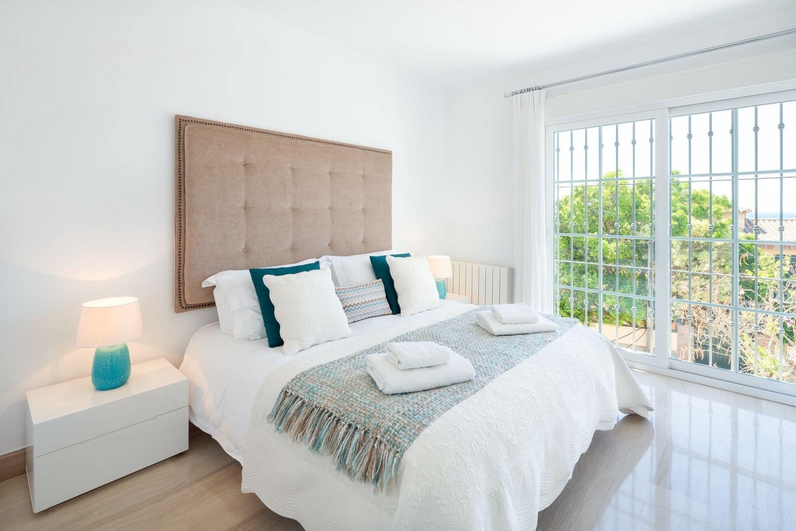 6 bedroom Villa for sale in Marbella with pool garage - € 3,700,000 (Ref: 7530888)