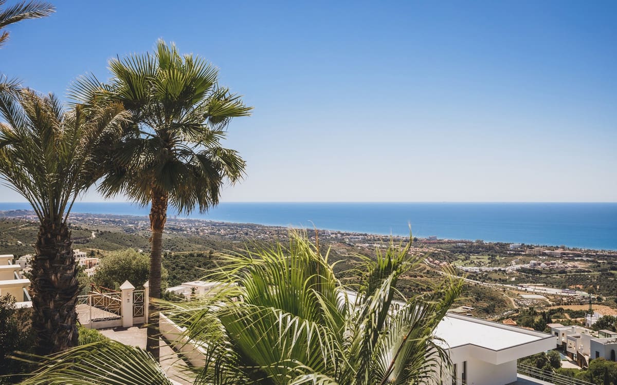 5 bedroom Villa for sale in Marbella with pool garage - € 2,950,000 (Ref: 7565708)