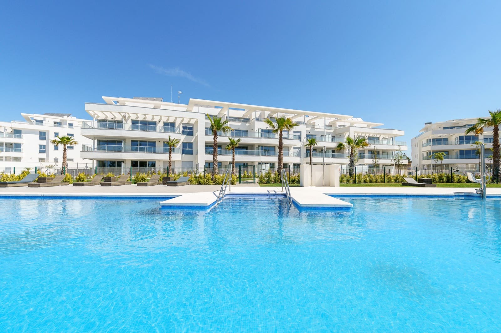4 bedroom Penthouse for sale in Mijas Costa with pool garage - € 797,400 (Ref: 7570943)