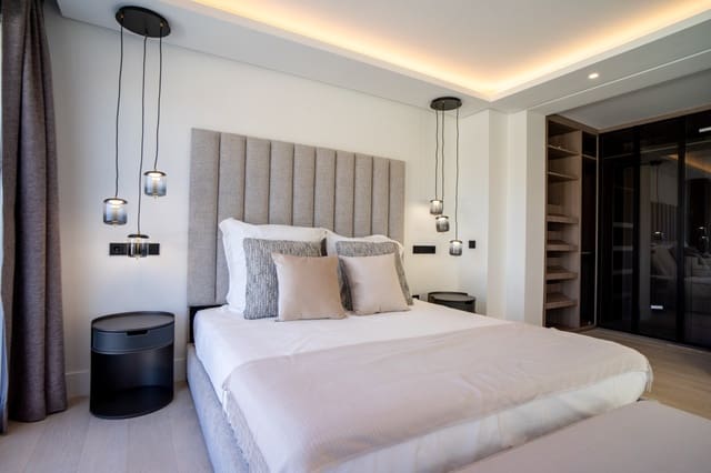5 slaapkamer Villa te koop in Nueva Andalucia, Marbella met zwembad - € 2.575.000 (Ref: 7573353)