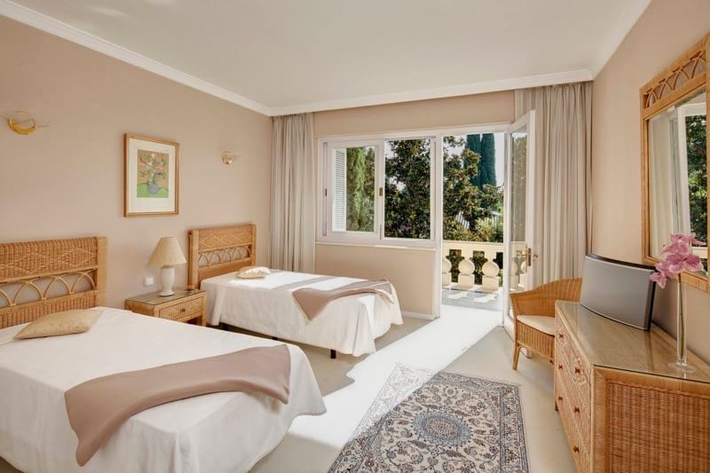 10 bedroom Villa for sale in Marbella with pool garage - € 10,000,000 (Ref: 7592934)