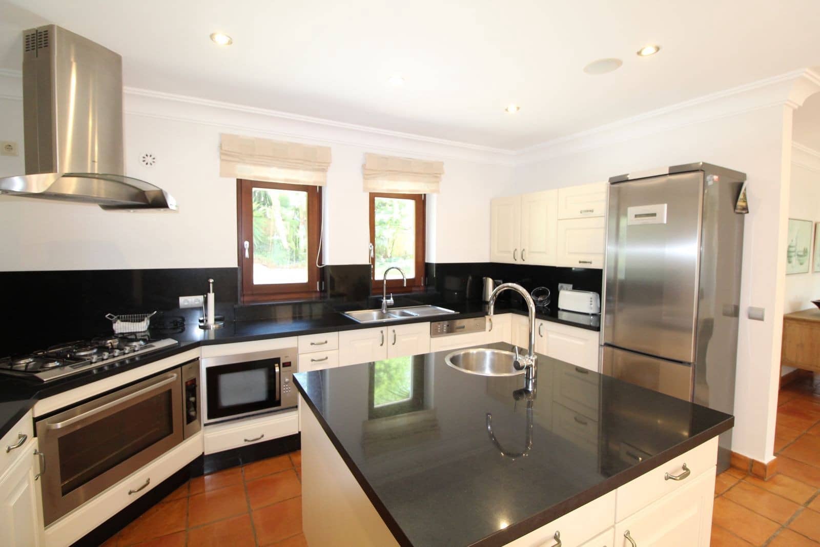 6 soveværelse Villa til salg i Sotogrande med swimmingpool garage - € 2.995.000 (Ref: 7619518)