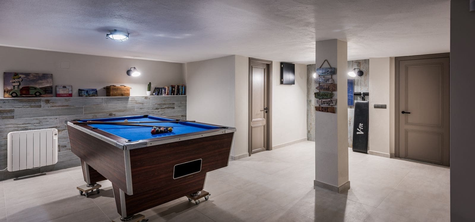 5 bedroom Villa for sale in Marbella with pool garage - € 1,800,000 (Ref: 7623996)