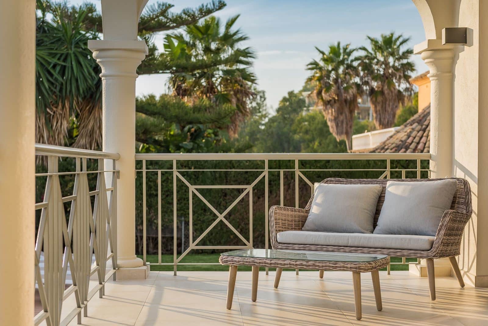 5 bedroom Villa for sale in Marbella with pool garage - € 1,800,000 (Ref: 7623996)