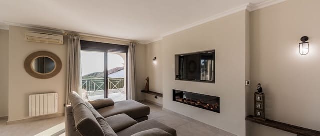 5 sypialnia Willa na sprzedaż w Marbella z basenem garażem - 1 800 000 € (Ref: 7623996)