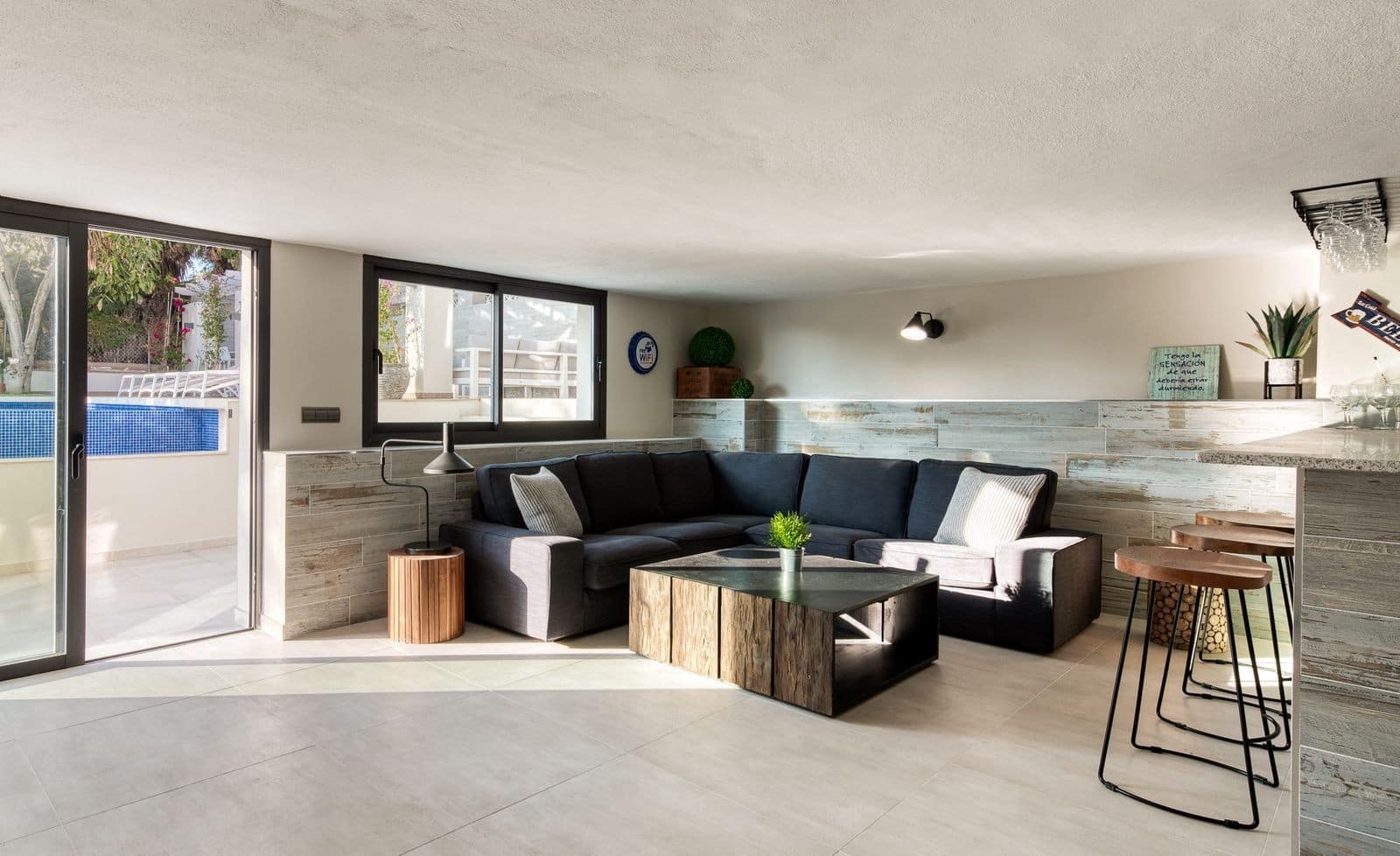 5 bedroom Villa for sale in Marbella with pool garage - € 1,800,000 (Ref: 7623996)