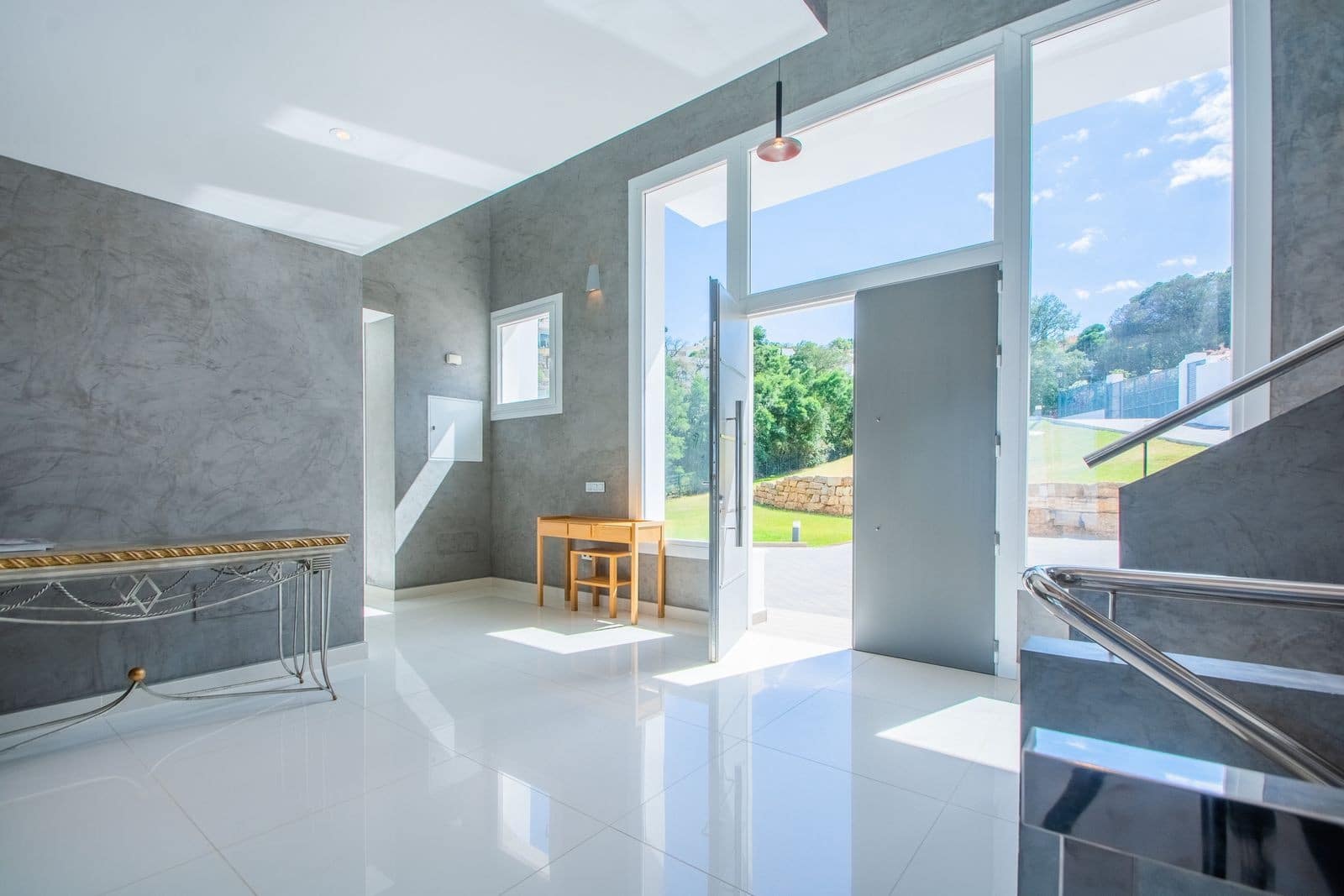 7 bedroom Villa for sale in Marbella with pool garage - € 2,950,000 (Ref: 7624967)