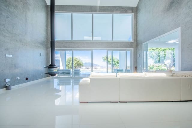 7 bedroom Villa for sale in Marbella with pool garage - € 2,950,000 (Ref: 7624967)