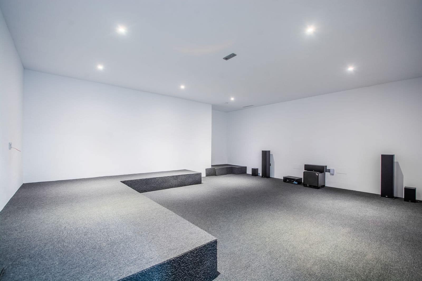 7 bedroom Villa for sale in Marbella with pool garage - € 2,950,000 (Ref: 7624967)