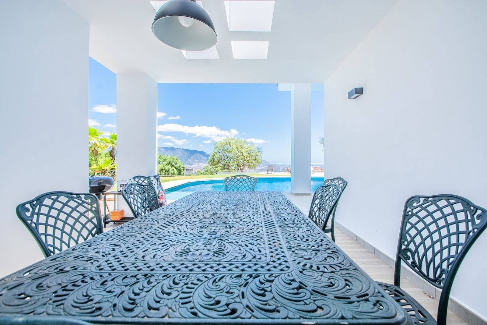 7 bedroom Villa for sale in Marbella with pool garage - € 2,950,000 (Ref: 7624967)