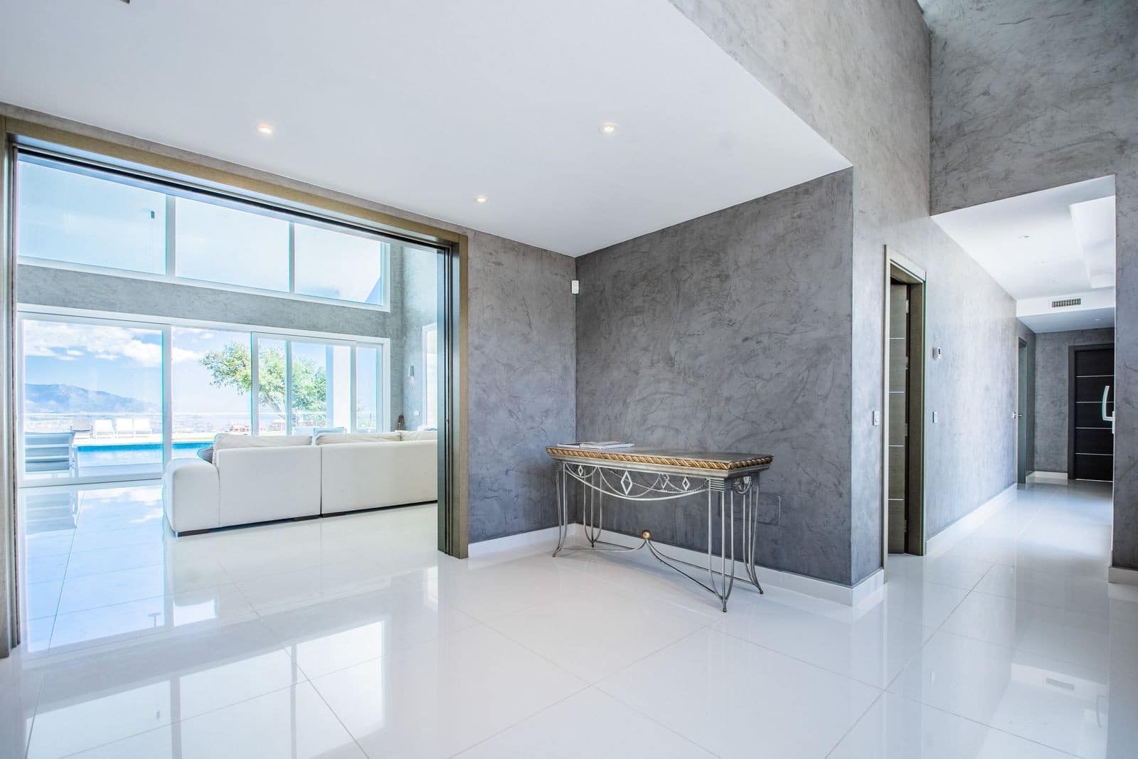 7 bedroom Villa for sale in Marbella with pool garage - € 2,950,000 (Ref: 7624967)