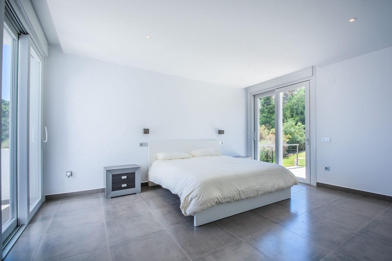 7 bedroom Villa for sale in Marbella with pool garage - € 2,950,000 (Ref: 7624967)