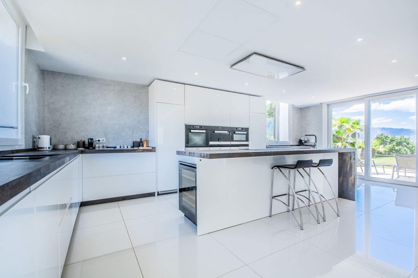 7 bedroom Villa for sale in Marbella with pool garage - € 2,950,000 (Ref: 7624967)