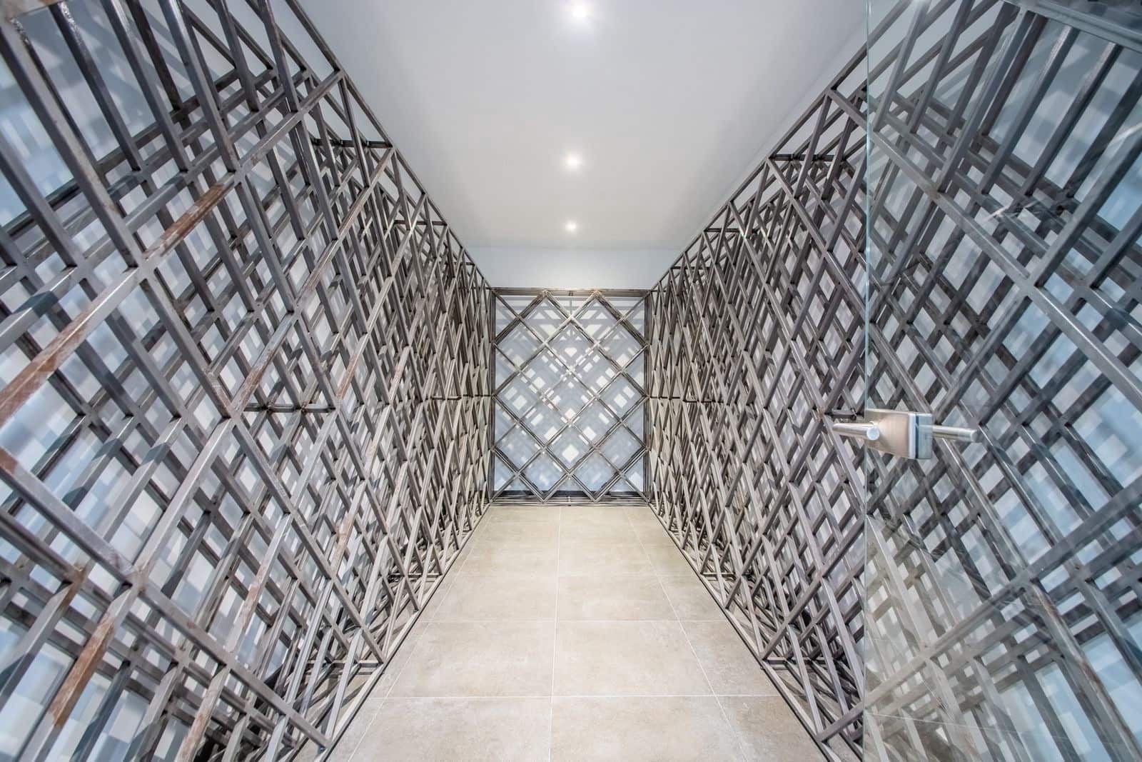 7 bedroom Villa for sale in Marbella with pool garage - € 2,950,000 (Ref: 7624967)