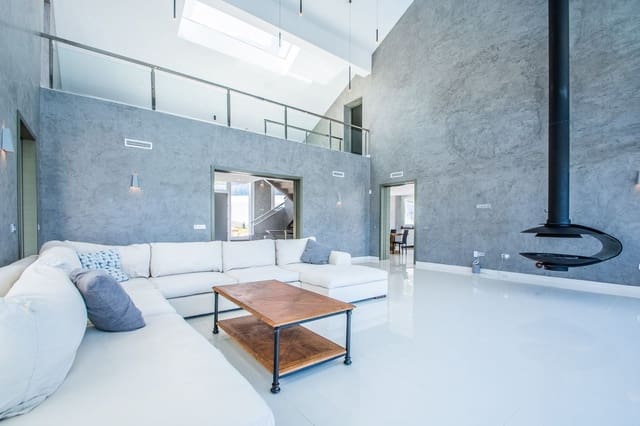 7 bedroom Villa for sale in Marbella with pool garage - € 2,950,000 (Ref: 7624967)