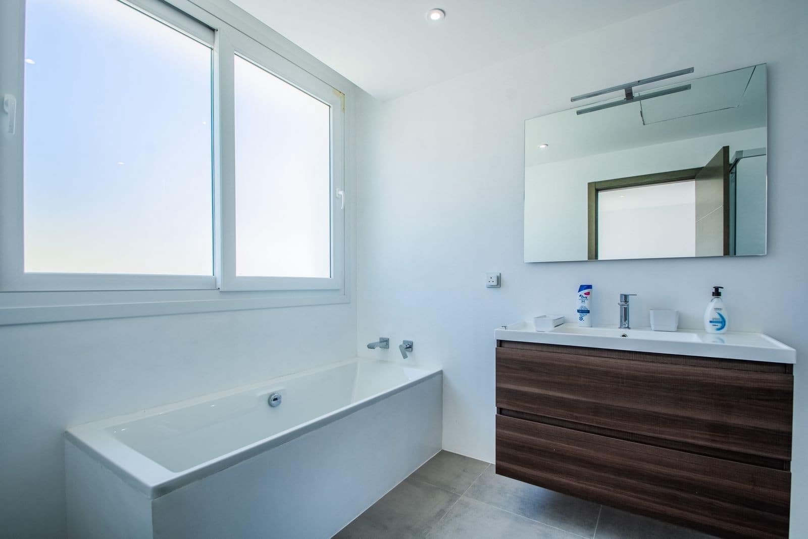 7 bedroom Villa for sale in Marbella with pool garage - € 2,950,000 (Ref: 7624967)