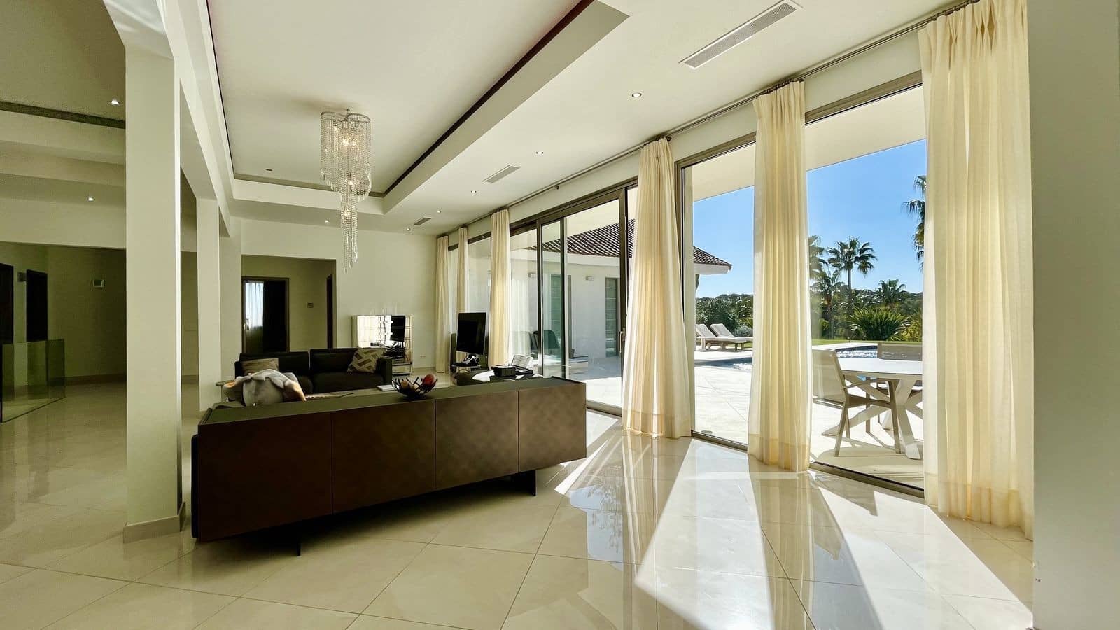 5 bedroom Villa for sale in Sotogrande with pool garage - € 2,195,000 (Ref: 7666897)